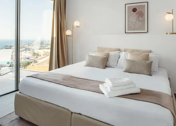 Felicity Panoramic Seaviews Villa *